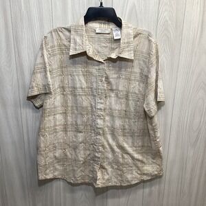 Lemon Grass Women's (Size 1X) Short Sleeve Button Down Collared‎ Shirt Textured